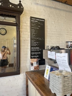 Four & Twenty Blackbirds by null