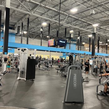 EōS Fitness - Workout floor - Gyms Near Me - Ogden, Utah