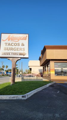 Naugles Tacos & Burgers by null