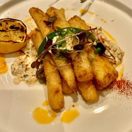 Calamari dusted with semolina, salt & pepper and artichoke-lemon tartare with smoked paprika.