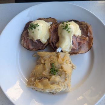 Great Maple - Traditional Biscuit Benedict (September 2025) - New American Near Me - Newport Beach, California