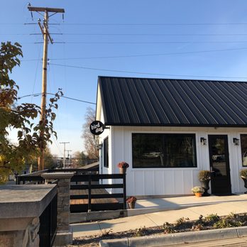 Bird Dog - Outside - Bars Near Me - Mattawan, Michigan Bird Dog - Outside - Bars Near Me - Mattawan, Michigan