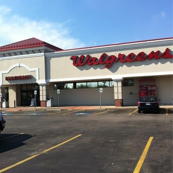Walgreens - a car parked in front of the store - Drugstores Near Me - Houston, Texas Walgreens - a car parked in front of the store - Drugstores Near Me - Houston, Texas