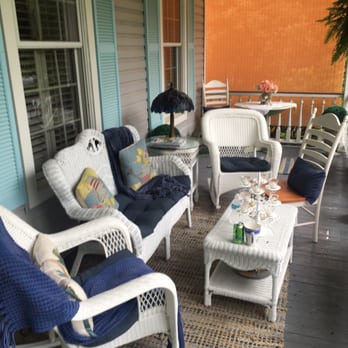 Caroline's Bed & Breakfast - Front porch sitting area. - Bed & Breakfast Near Me - Summerville, South Carolina