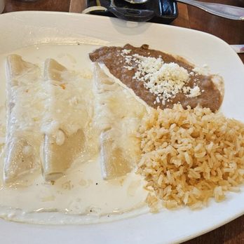 Molcajetes - Cheese sour cream enchiladas were very good - Mexican Near Me - Dallas, Texas