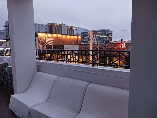 Wonder Bar by null