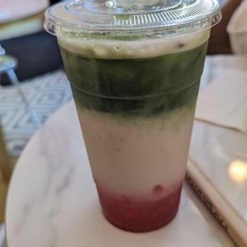 Boba Run - Strawberry Matcha with Oat Milk - Bubble Tea Near Me - Vancouver, British Columbia