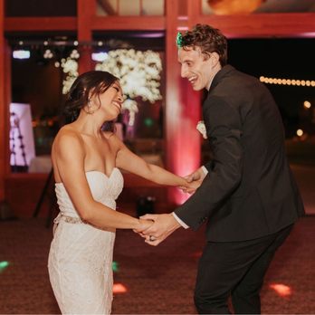 iMobile DJs - Me and my hubby having the best time! Photo by @lynnlewisphotography, www.lynnchanglewis.com - DJs Near Me