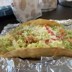 Hacienda Vieja - I ordered the taco salad! Very disappointed. Looks like a taco beret!!  LoL!
