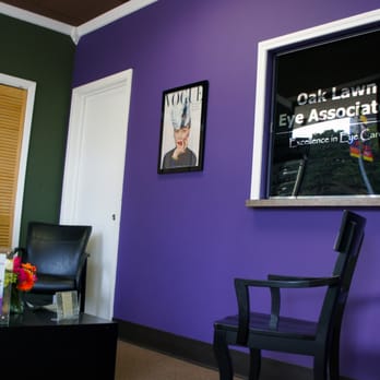 Oak Lawn Eye Associates - Oak Lawn Eye Associates seating area - Optometrists Near Me - Dallas, Texas Oak Lawn Eye Associates - Oak Lawn Eye Associates seating area - Optometrists Near Me - Dallas, Texas