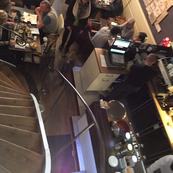 L'envers - La petite salle vue du haut des escaliers - Restaurants Near Me - Mons, WHT