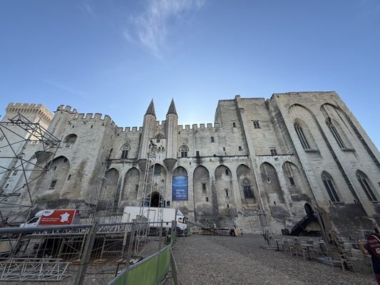 Palais des Papes by null