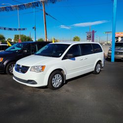 Global Autos - Mini vans