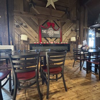 Lager Haus - Dining room area. - Chicken Wings Near Me - Tafton, Pennsylvania