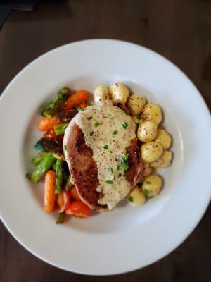 DeLucca's Italian Grill by null