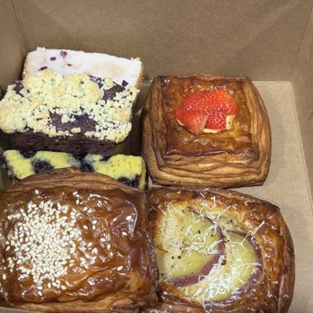 Crumbs and Flakes Bakery - Bakeries Near Me - Alhambra, California