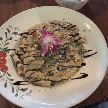 Mona Lisa Cucina - Rigatoni Con Petit De Pollo $24 - May 2025 - Italian Near Me - Huntington Beach, California Mona Lisa Cucina - Rigatoni Con Petit De Pollo $24 - May 2025 - Italian Near Me - Huntington Beach, California