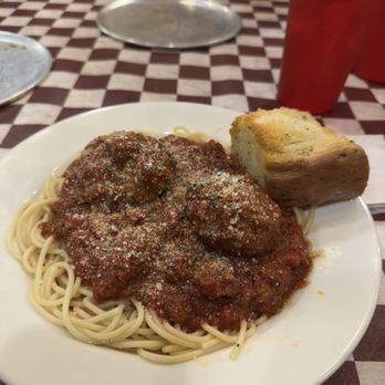 Brama's Pizzeria - Spaghetti with meat sauce & 2 meatballs - Italian Near Me - Germantown, Wisconsin Brama's Pizzeria - Spaghetti with meat sauce & 2 meatballs - Italian Near Me - Germantown, Wisconsin