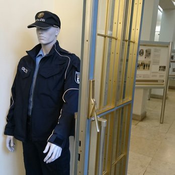 Polizeihistorische Sammlung - Türsteher - Museums Near Me - Berlin, BE