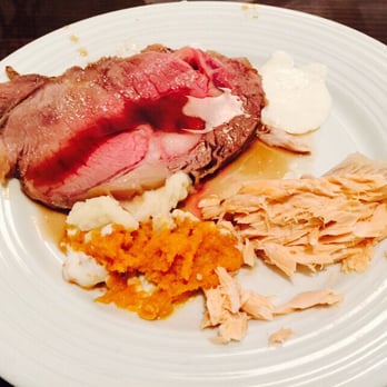 Borgata Buffet - Baked beef and salmon - Buffets Near Me - Atlantic City, New Jersey