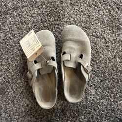Michael's Shoe Repair & Men's Shop - These photos are a before and after of my Birkenstocks that got repaired and look great!!!