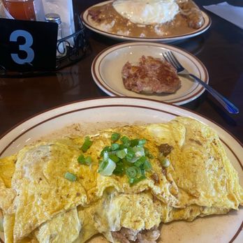 Da Hale Bar And Grill - Adobe Fried Rice Omelette, Sole Moco, and a side of Corned Beef Hash - Hawaiian Near Me - Las Vegas, Nevada Da Hale Bar And Grill - Adobe Fried Rice Omelette, Sole Moco, and a side of Corned Beef Hash - Hawaiian Near Me - Las Vegas, Nevada