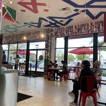 Dave's Hot Chicken - Interior - Chicken Shop Near Me - Altamonte Springs, Florida Dave's Hot Chicken - Interior - Chicken Shop Near Me - Altamonte Springs, Florida