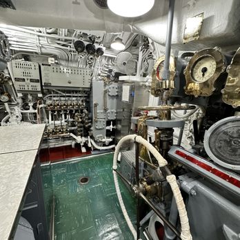 Pacific Fleet Submarine Museum - Controls - Museums Near Me - Honolulu, Hawaii Pacific Fleet Submarine Museum - Controls - Museums Near Me - Honolulu, Hawaii