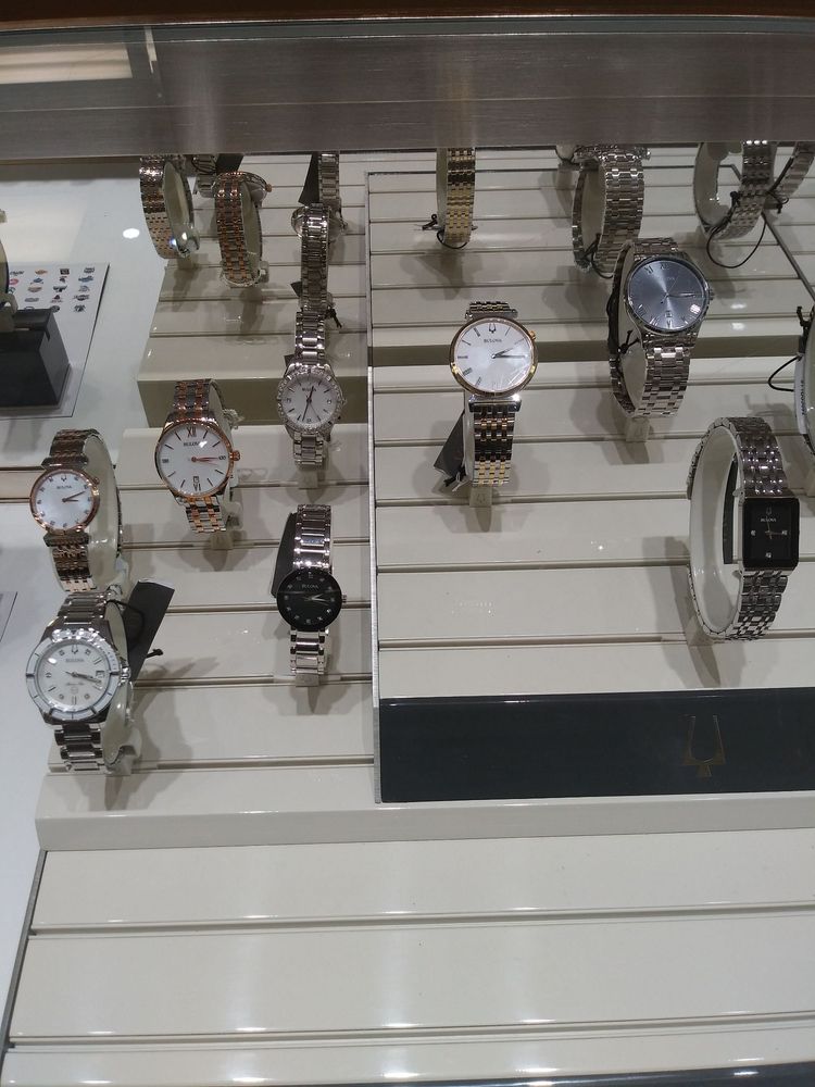 ROBERT IRWIN JEWELERS Updated July 2024 35 Goodman Rd W, Southaven