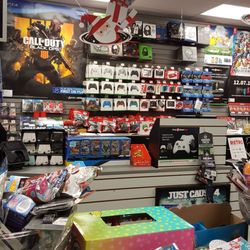 Gamestop - Store counter area
