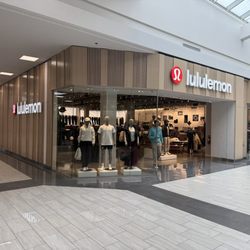 Lululemon  - Outside