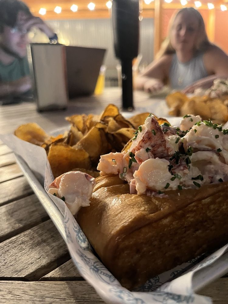 4 HANDS PEACEMAKER Updated November 2024 74 Photos & 62 Reviews