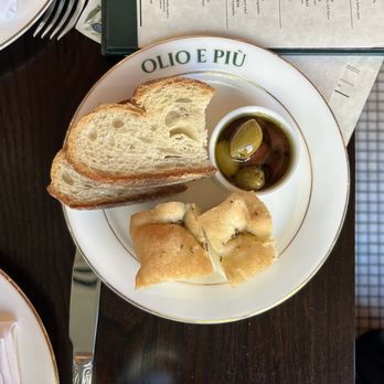 Olio e Più - Free Bread - Pizza Near Me - Washington, DC, District of Columbia
