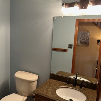 Pagano Painting - After bathroom - Painters Near Me Pagano Painting - After bathroom - Painters Near Me