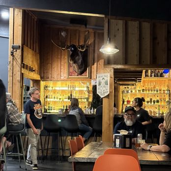The Bear Trap - Cool Vibe !! - Beer Bar Near Me - Big Bear Lake, California