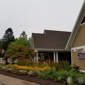 Larsmont Cottages - Exterior of buildings. - Guest Houses Near Me - Two Harbors, Minnesota