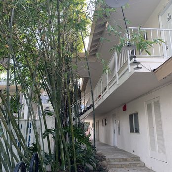 The Capri Hotel - Hotels Near Me - Ojai, California