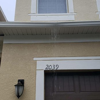Munyan Painting Services - Busted gutter from ladder damage. - Painters Near Me - Largo, Florida Munyan Painting Services - Busted gutter from ladder damage. - Painters Near Me - Largo, Florida