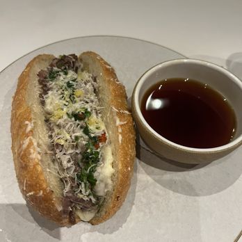 Gramercy Tavern - Braised beef sandwich - New American Near Me - New York, New York Gramercy Tavern - Braised beef sandwich - New American Near Me - New York, New York