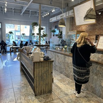 maman - Interior - Bakeries Near Me - Greenwich, Connecticut