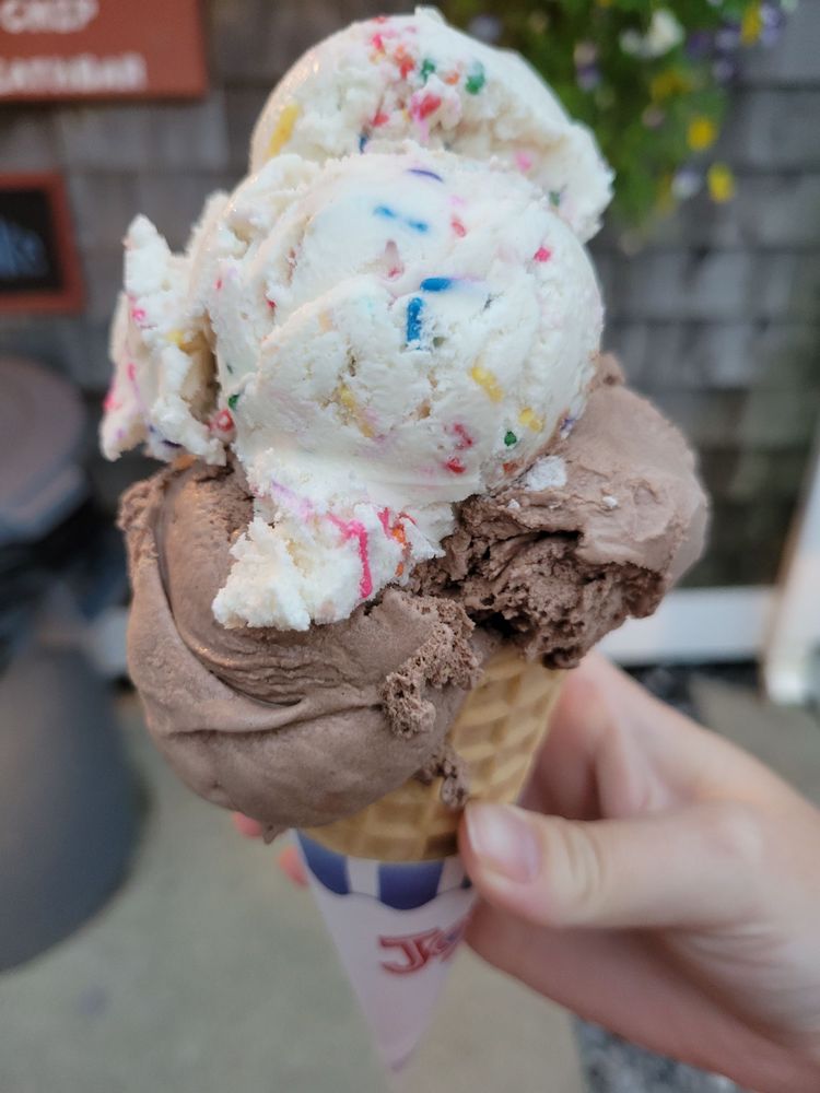 Big Daddy's North Icecream & Wood Fired Pizza Logo