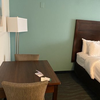 Quality Inn - Table is a nice extra - Hotels Near Me - Seaside, Oregon Quality Inn - Table is a nice extra - Hotels Near Me - Seaside, Oregon
