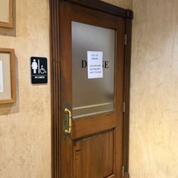 Doc B's Restaurant + Bar - The bathrooms don't work.