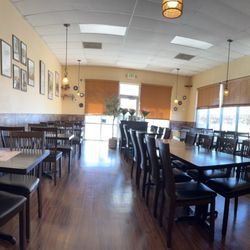 Sweet Basil Thai - Back to front of restaurant - seating area