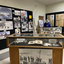 Fairbanks Community Museum - Displays on mushing.
