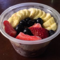 Açaí bowl, delivered to the door! So delicious! Açaí bowl, delivered to the door! So delicious!