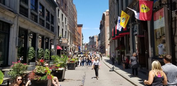 Rue St-Paul Ouest by null