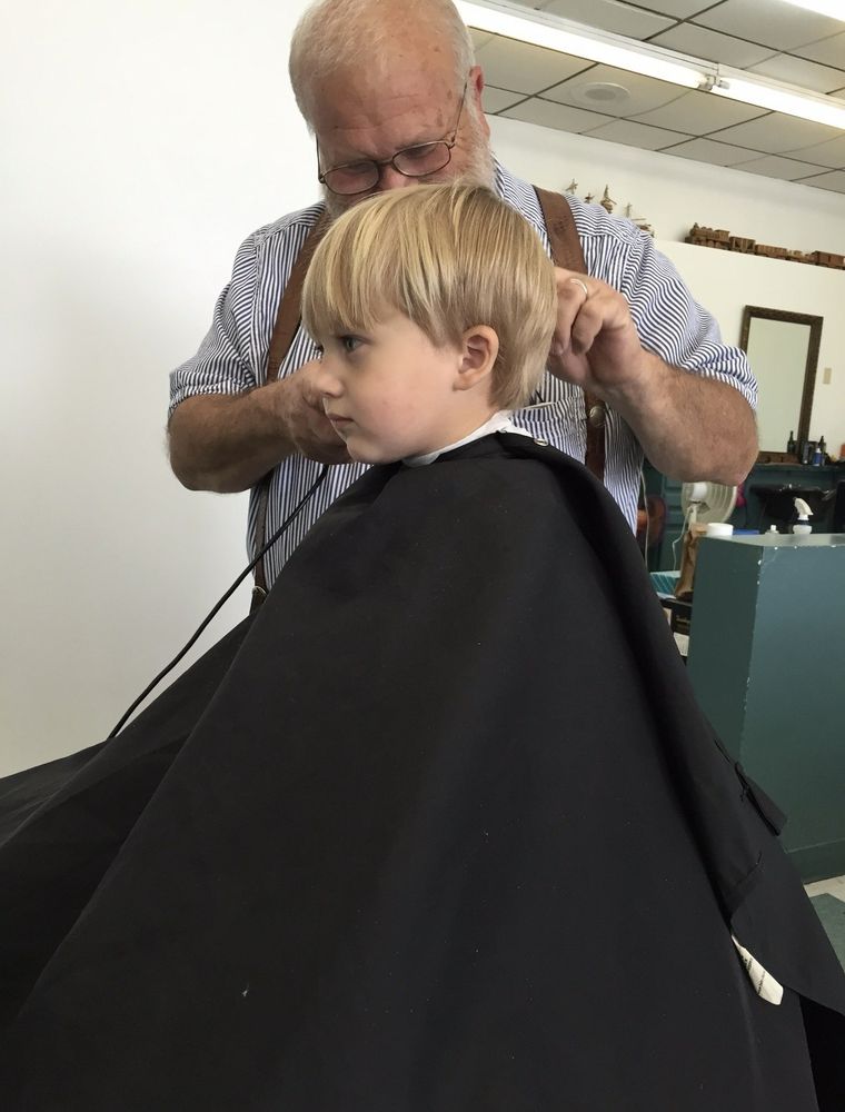 Country Club Barbering Logo