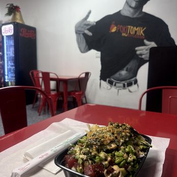 PokiTomik - Large bowl, 4 scoops of fish. - Poke Near Me - Valley Glen, California