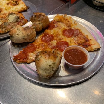 Ruffrano's Hell's Kitchen Pizza - 1 Pepperoni Slice, 3 Garlic Knots, Marinara Sauce - Pizza Near Me - Manitou Springs, Colorado Ruffrano's Hell's Kitchen Pizza - 1 Pepperoni Slice, 3 Garlic Knots, Marinara Sauce - Pizza Near Me - Manitou Springs, Colorado